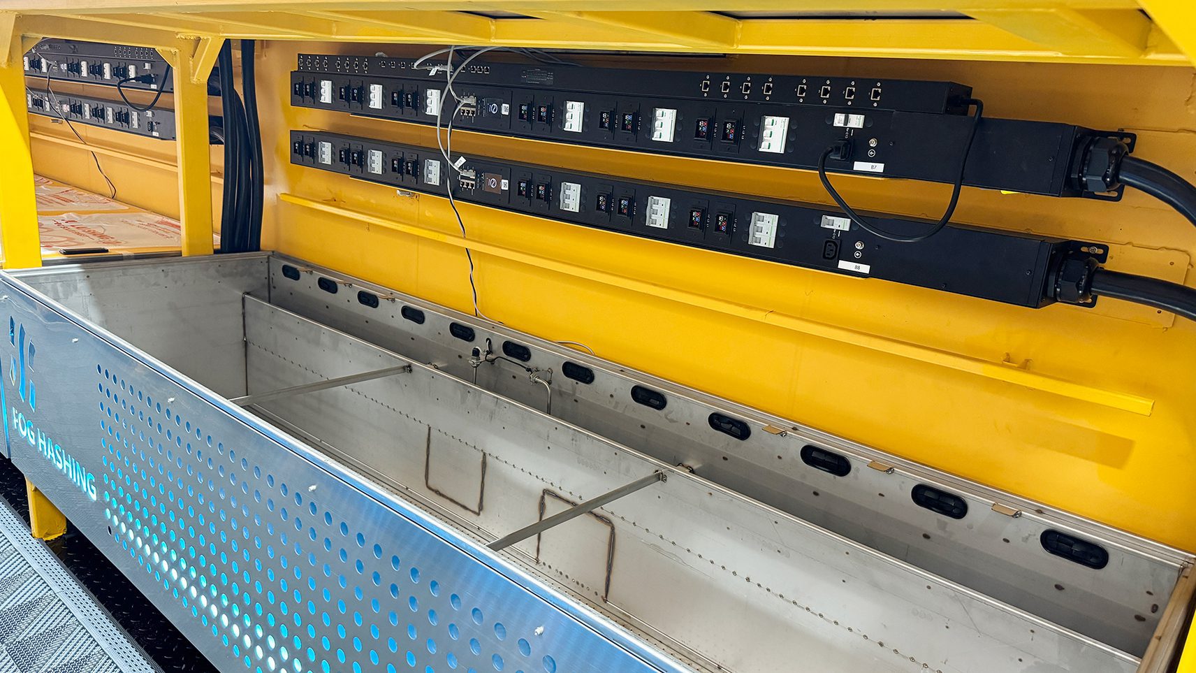 immersion cooling tank