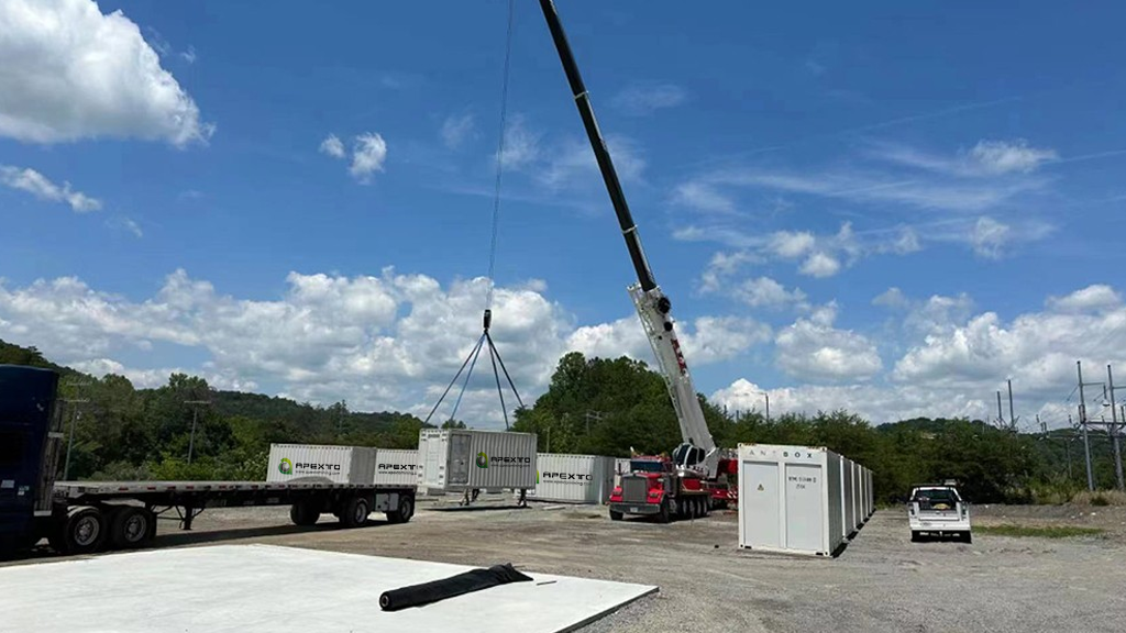 1.6MW 160-Slot Whatsminer 2U Hydro-Cooling Mining Container Case Study
