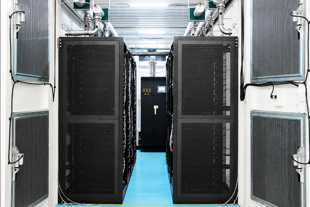 Internal Structure of the 1.6MW 160-Slot Avalon/Sealminer 2U Hydro-Cooled Bitcoin Mining Container