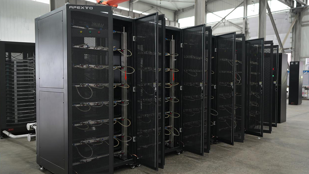 154kW 28スロット Antminer 水冷ラックの導入事例